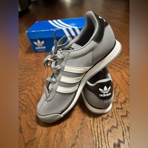 Adidas Samoa J - Brand New - Size 7